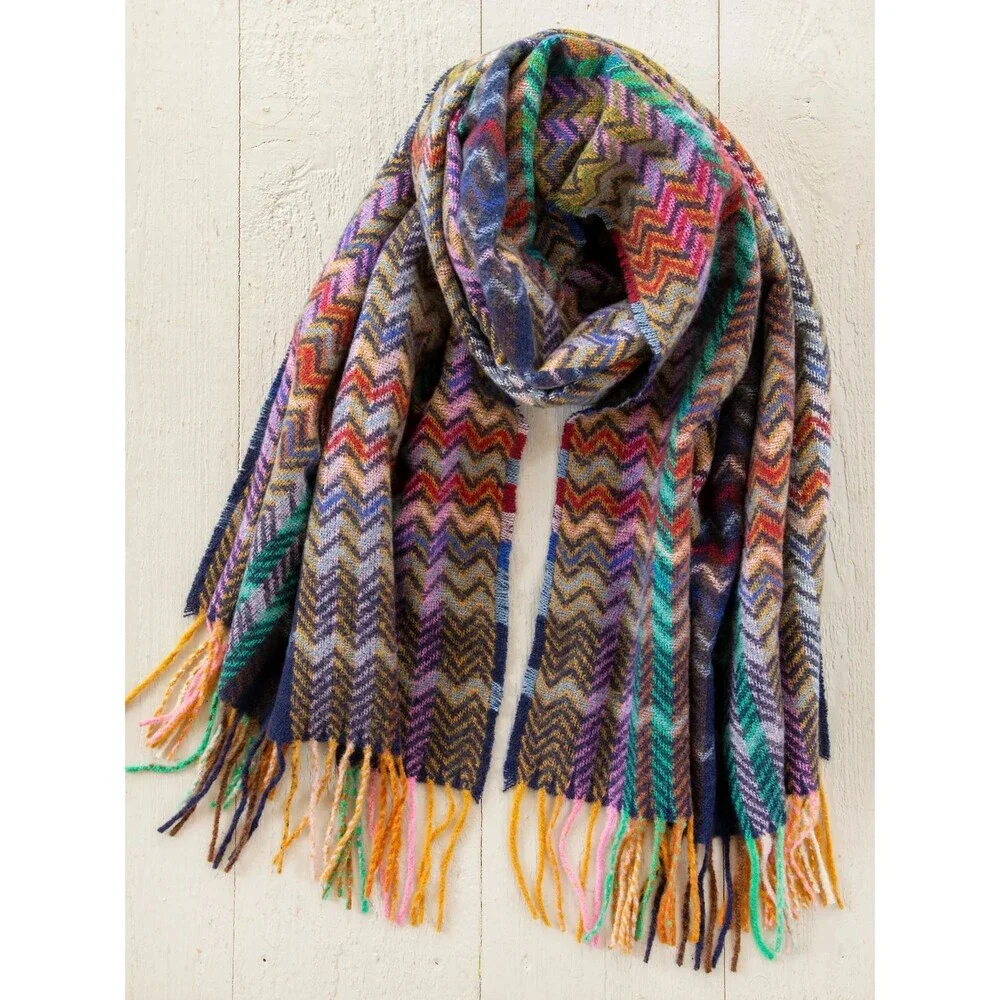 NWT Natural Life Zig Zag Knit Scarf Shawl Throw Fringe Chevron 70"X24 - Picture 3 of 7